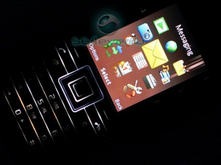    Sony Ericsson C902i
